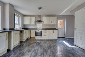 Kitchen/Diner- click for photo gallery